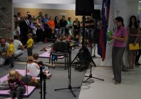 Urška Mužina Rodman, arhitektka novega objekta, snovala ga je na podlagi mnogih pogovorov in priporočil vzgojiteljic in ravnateljice ter v stalnem sodelovanju s sodelavci uprave Občine, zasnovan je tako, da spodbuja ustvarjalnost Urška Mužina Rodman, arhitektka novega objekta, snovala ga je na podlagi mnogih pogovorov in priporočil vzgojiteljic in ravnateljice ter v stalnem sodelovanju s sodelavci uprave Občine, zasnovan je tako, da spodbuja ustvarjalnost