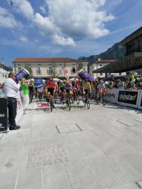 Štart 4. etape 27. dirke Po Sloveniji na Lavričevem trgu v Ajdovščini 
