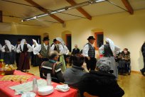 Dvižna ploščad, folklora, dec013
