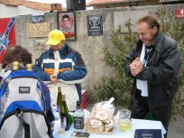 Vrtovški Elvis na enem od tradicionalnih Pohodov po Vertovčevih poteh 