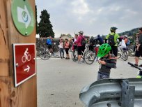 V sklopu letošnjega ETM so v Skriljah odprli kolesarsko pot, ki zaokroži skozi vasi okoli Skrilj in je nadvse primerna tudi za družine. 