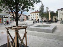 Podoba Lavričevega trga.