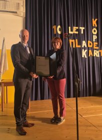 Mlada karitas Koper letos obeležuje 10. obletnico uradnega delovanja. Ob tej priložnosti so pripravili posebno slovesnost s sveto mašo in dobrodelno prireditvijo v Domu krajanov na Cesti, v kraju, kjer se je pravzaprav zgodba mlade karitas začela. 