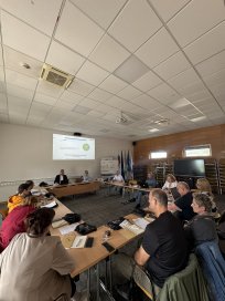 Na srečanju so projektni partnerji predstavili dosedanje aktivnosti, izmenjali izkušnje, obravnavali izzive pri izvajanju glavnih nalog ter oblikovali načrt za nadaljnje delo.