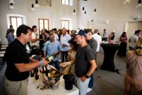 Rekorden obisk festivala, ki je odprt tudi vprašanja o mladih, vinu in prihodnosti vinske kulture.