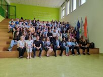 Največ devetošolcev bo zapustilo OŠ Danila Lokarja, srečno! 