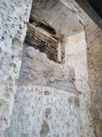 Poslikava v okenski niši nekdanjega Edlingovega dvorca 