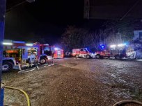 V intervenciji, ki do jutra še ni bila zaključena, je sodelovalo 65 gasilcev. 