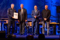 Poveljnik ajdovskega štaba CZ Igor Benko v družbi županov vseh treh prizadetih kraških občin. 