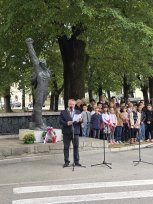 Zbrane sta nagovorila predsednik združenja borcev za vrednote NOB Ajdovščina - Vipava Božo Novak in podžupan Občine Ajdovščina Mitja Tripković. 