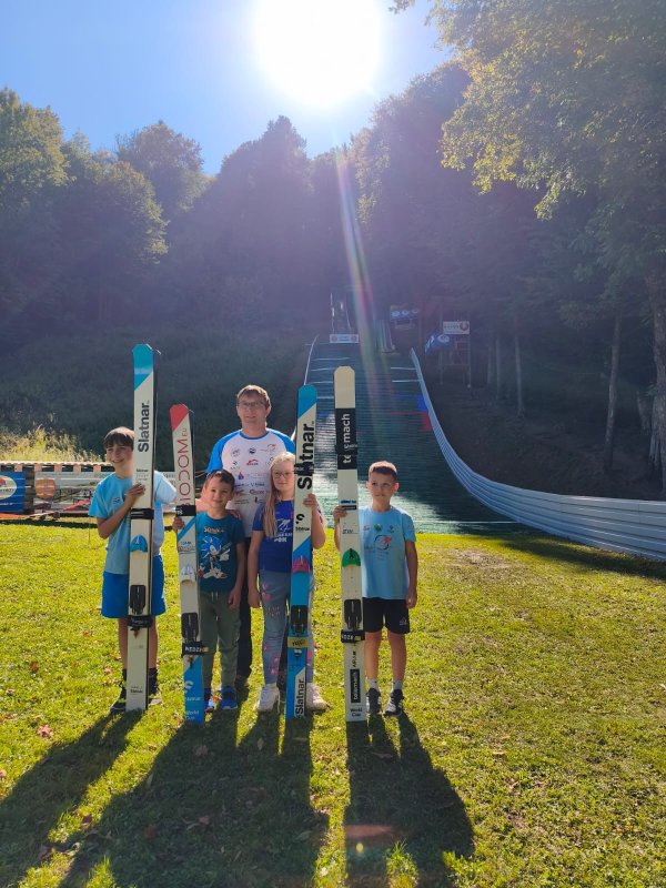 Tekmovalci SK POK so se udeležili mednarodne otroške turneje Alpe Adria, ki združuje otroke iz Slovenije, Italije in Avstrije.