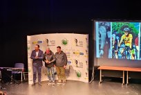 Statuo za življenjsko delo Športne zveze Ajdovščina je prejel Klavdij Brecelj, izročila sta mu jo podžupan Matjaž Bajec in predsednik zveze Miloš Popovič 